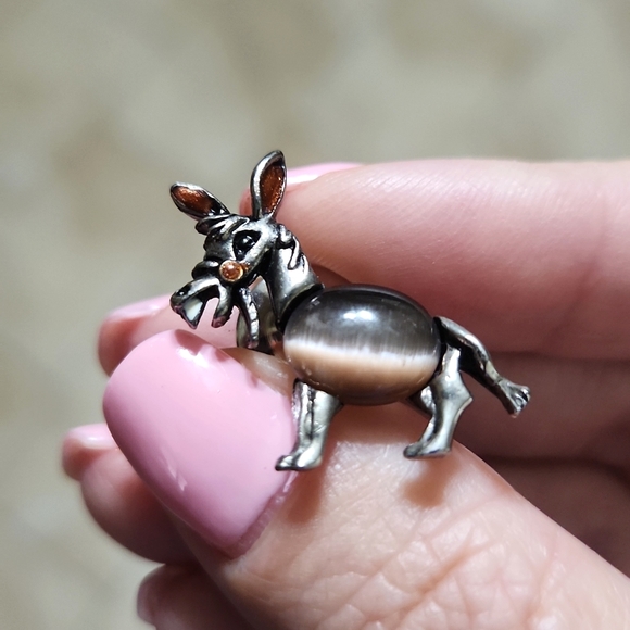 Nordstrom Set Of Elephant & Donkey Clutch Lapel Pins - Picture 4 of 4